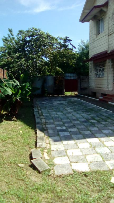 Robert'S Guest House Port of Spain Экстерьер фото