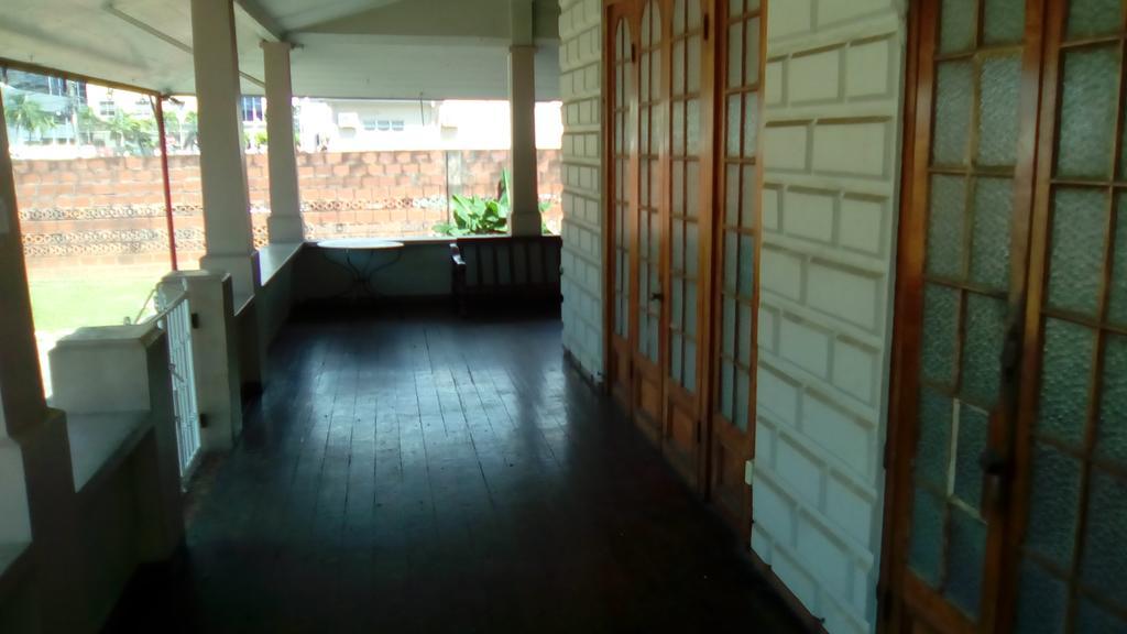 Robert'S Guest House Port of Spain Экстерьер фото